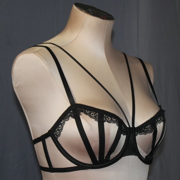 Victoria's Secret Very Sexy Caged Bra - Picture 2 of 13